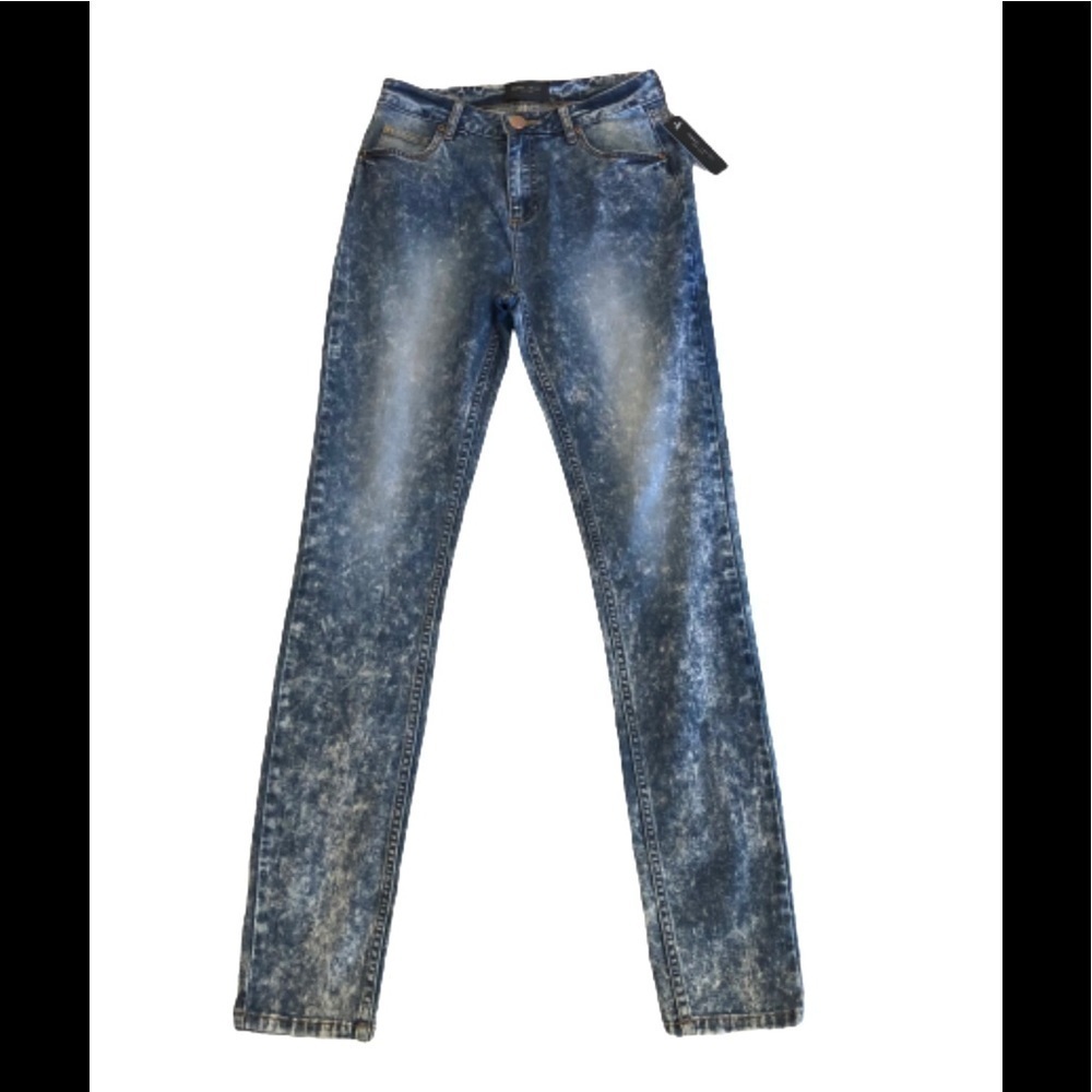 𝅺NEW Bleach Wash High Waist Skinny 8 - Romeo & Juliet